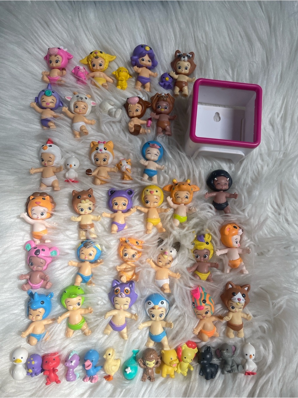 Twozies miniature collectible baby figures and pets